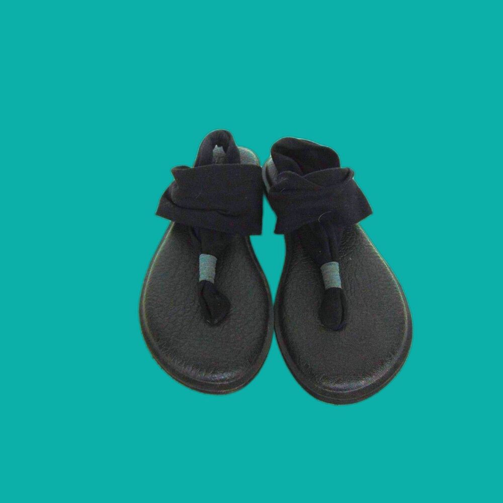 Sanuk Black Yoga Flip Flops. Size 6. Great condition. Comfort shoe